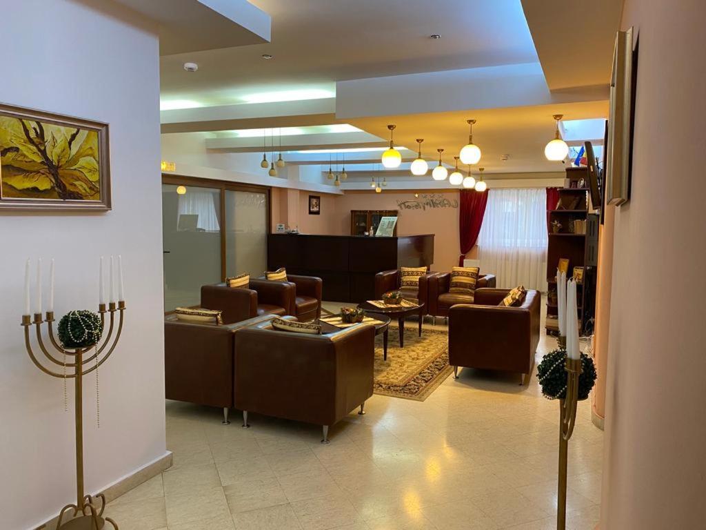 Hotel Miraj - Restaurant & Sauna & Biliard Poiana Brasov Exterior photo