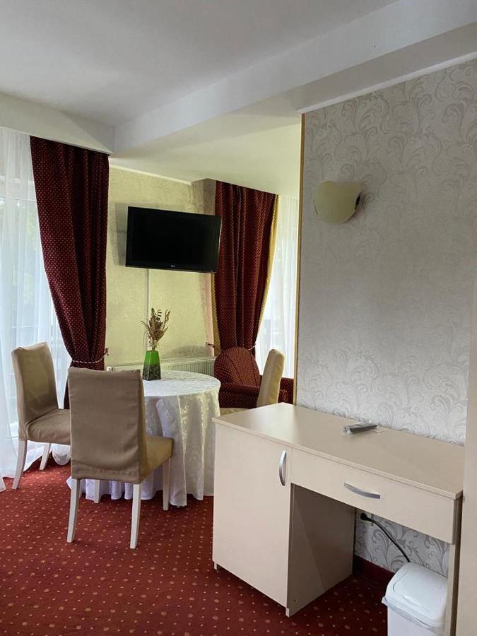 Hotel Miraj - Restaurant & Sauna & Biliard Poiana Brasov Room photo