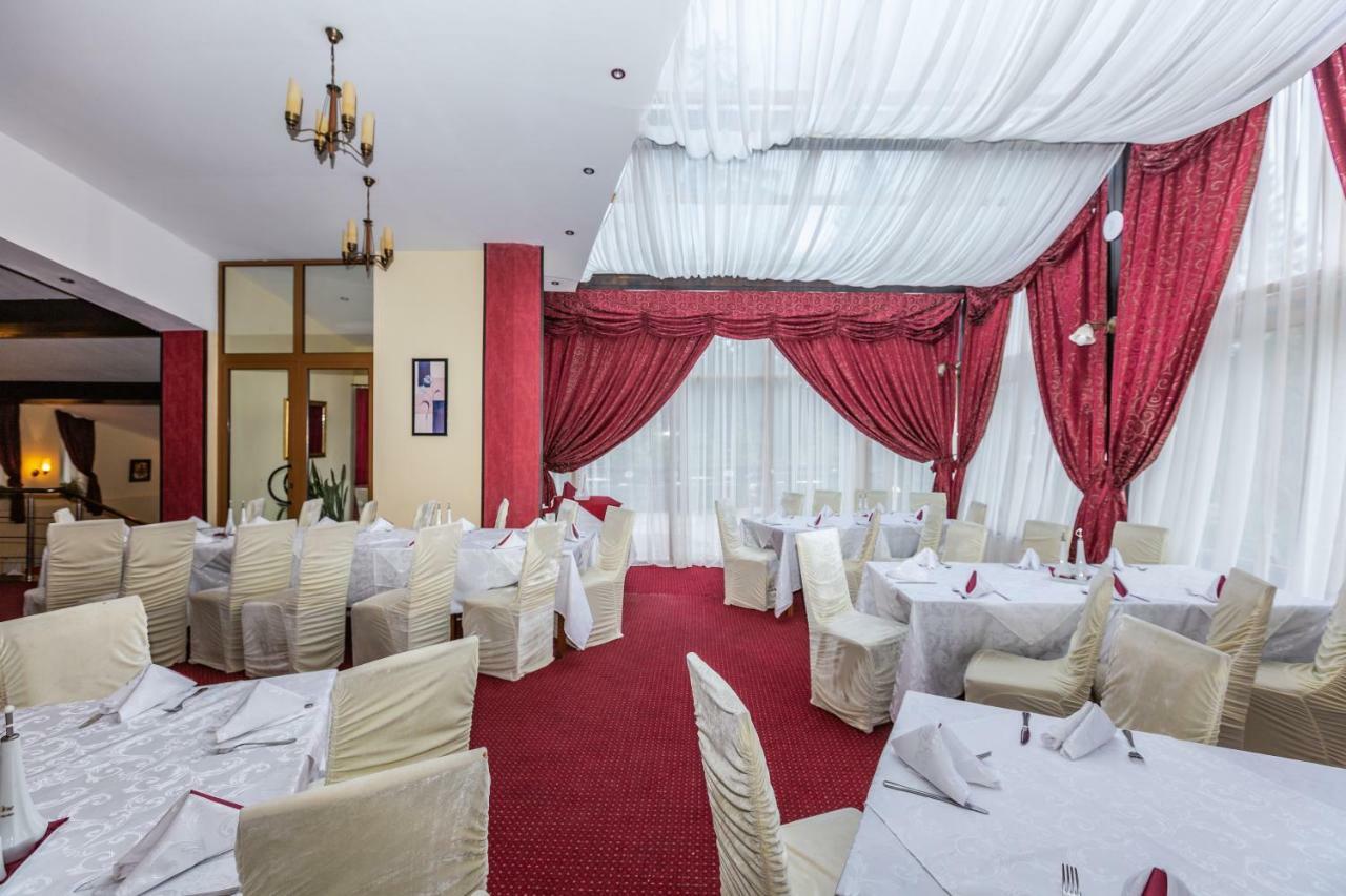 Hotel Miraj - Restaurant & Sauna & Biliard Poiana Brasov Exterior photo